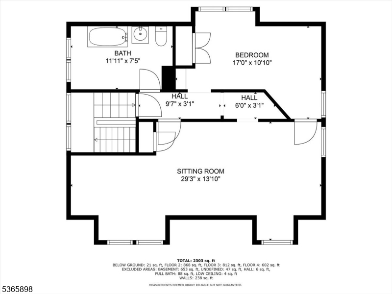 Main image without alt text