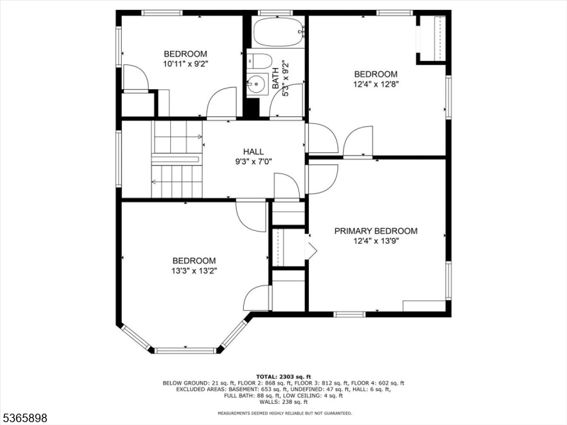 Main image without alt text