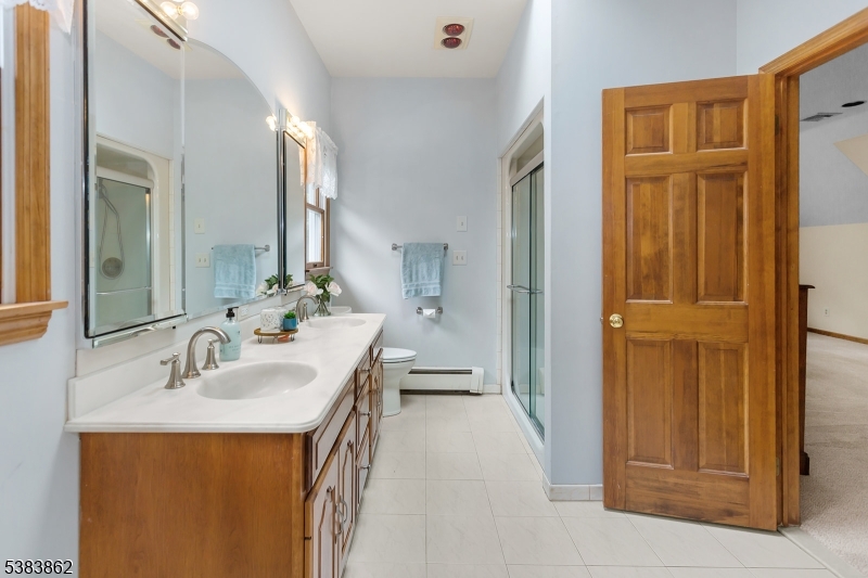 Beautiful spacious Stonetow - Residential