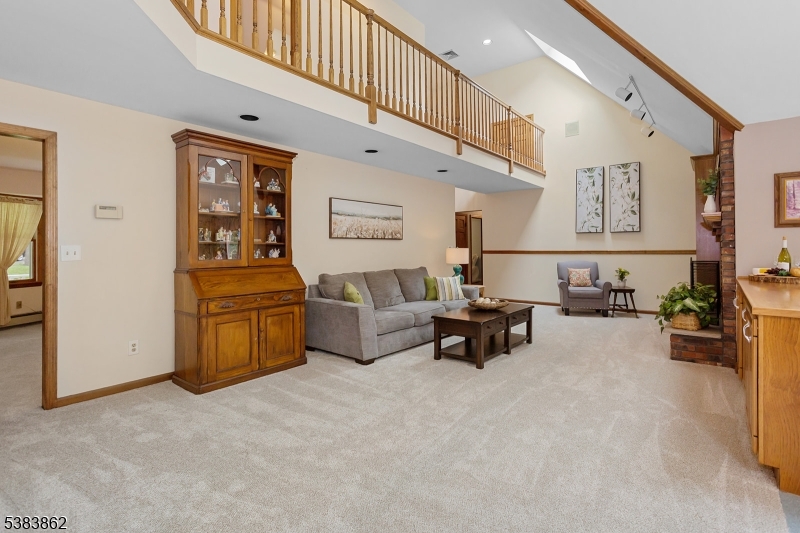 Beautiful spacious Stonetow - Residential