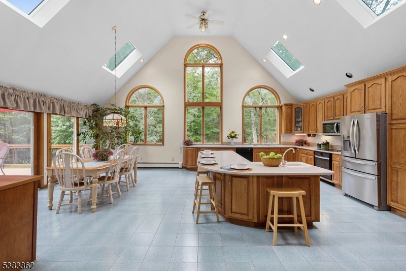 Beautiful spacious Stonetow - Residential