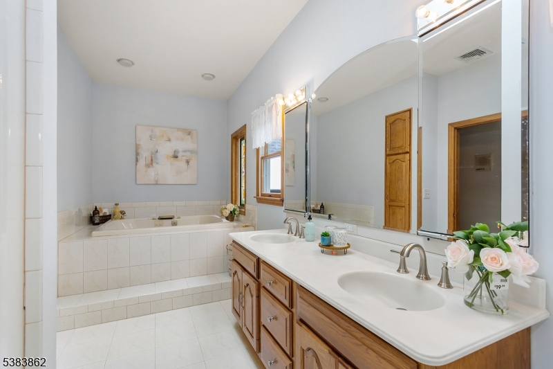 Beautiful spacious Stonetow - Residential