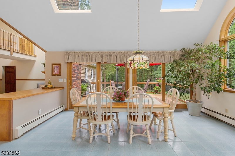 Beautiful spacious Stonetow - Residential