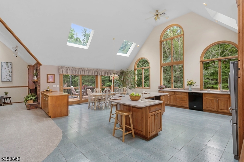 Beautiful spacious Stonetow - Residential