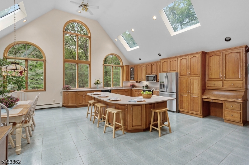 Beautiful spacious Stonetow - Residential