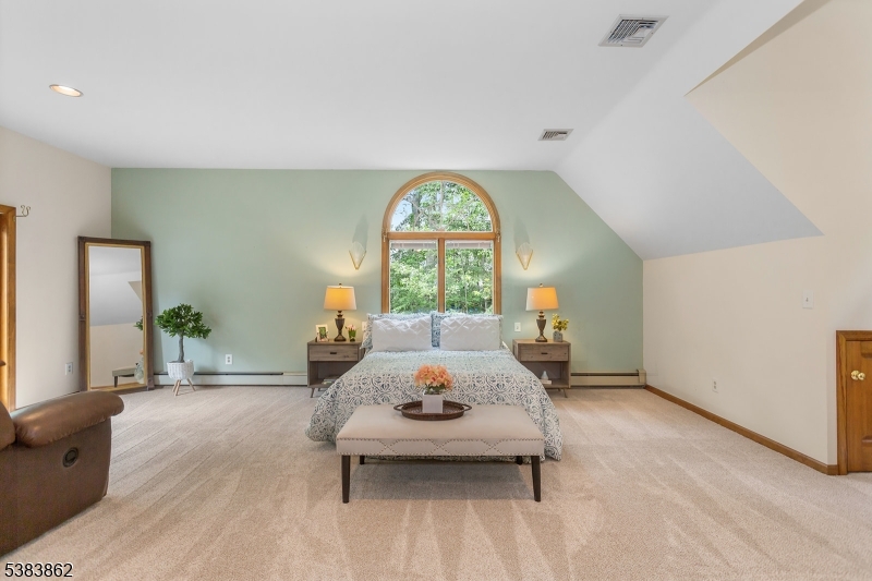 Beautiful spacious Stonetow - Residential