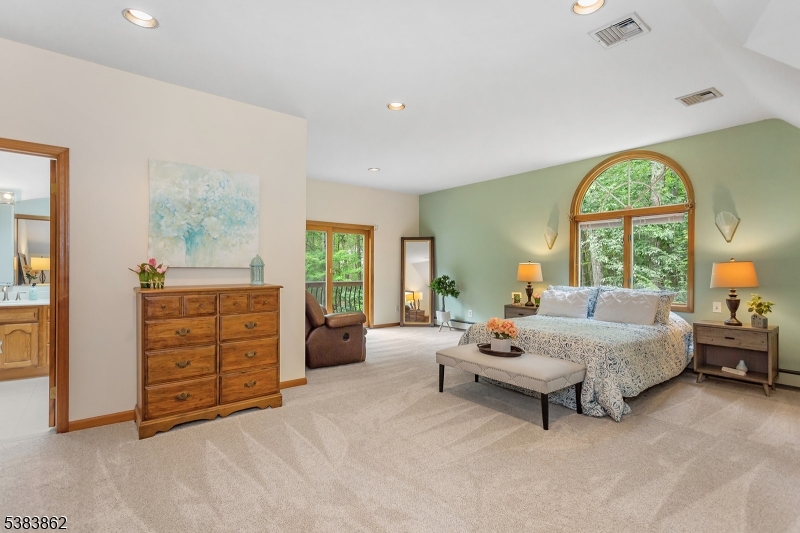 Beautiful spacious Stonetow - Residential