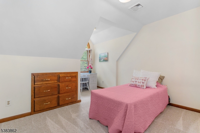 Beautiful spacious Stonetow - Residential