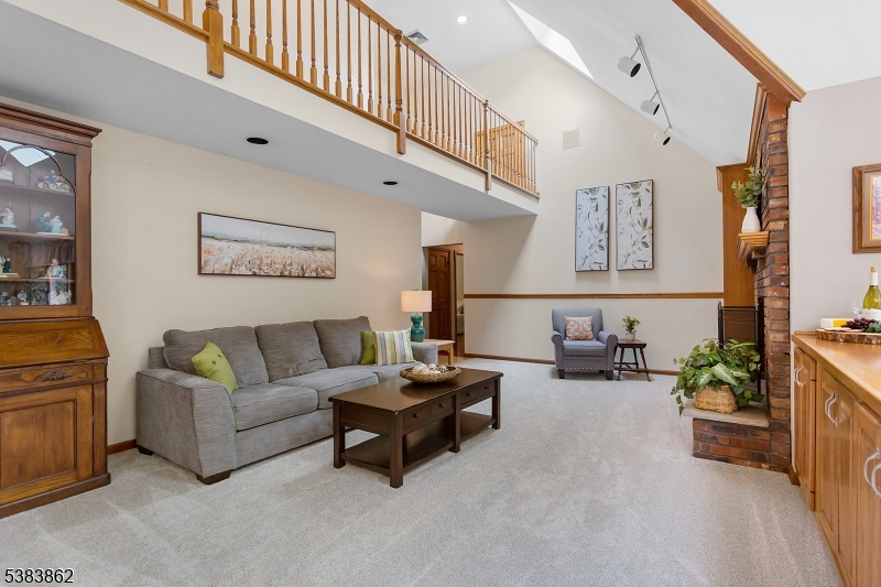 Beautiful spacious Stonetow - Residential