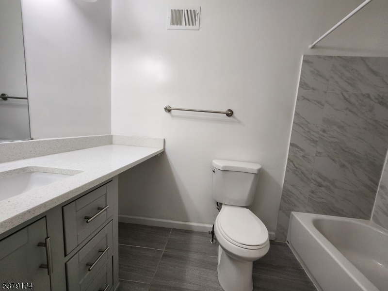 Carriage Homes Quailbrook - Residential Lease