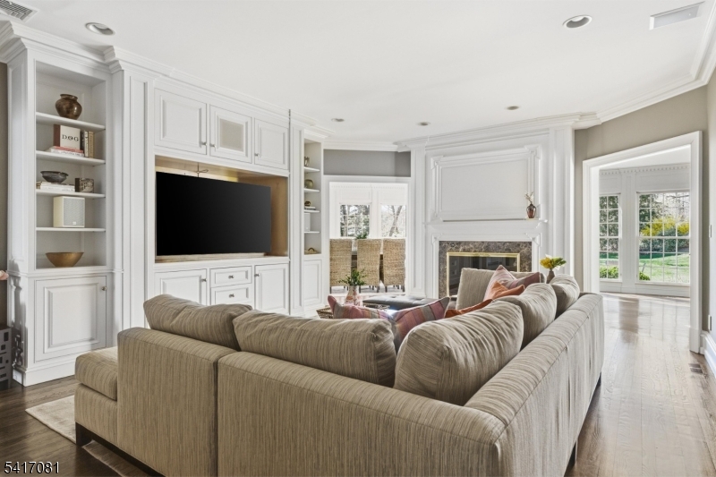 OLD SHORT HILLS - Residential