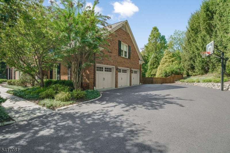 OLD SHORT HILLS - Residential