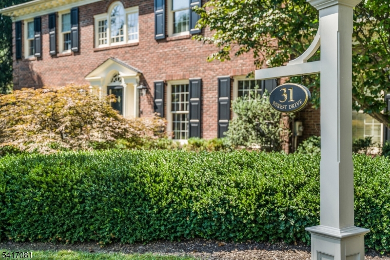 OLD SHORT HILLS - Residential