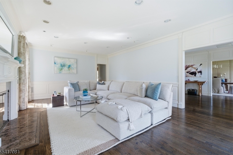 OLD SHORT HILLS - Residential