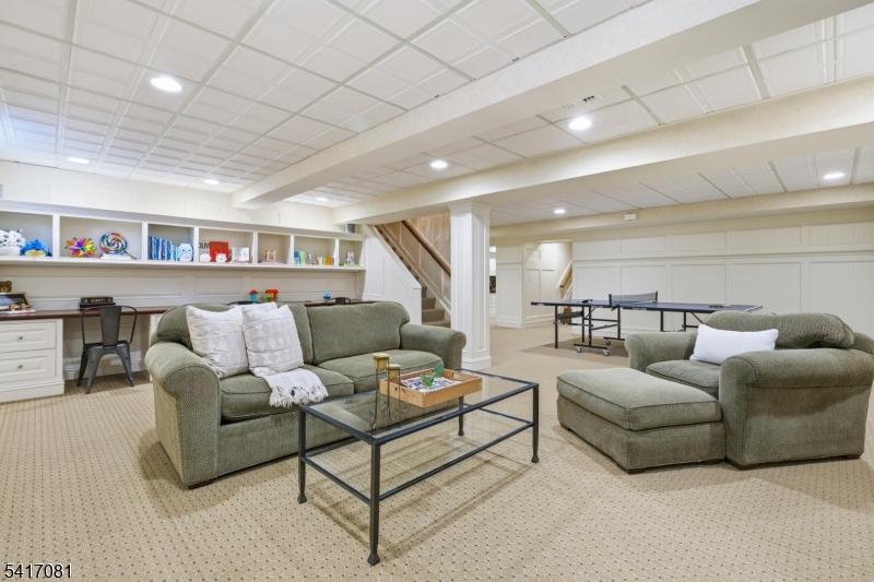 OLD SHORT HILLS - Residential