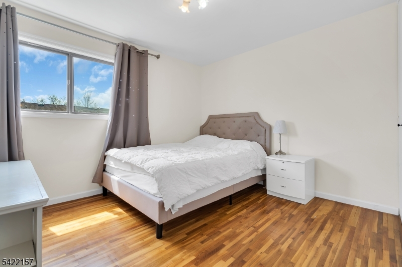 BROOKSIDE SQUARE - Residential