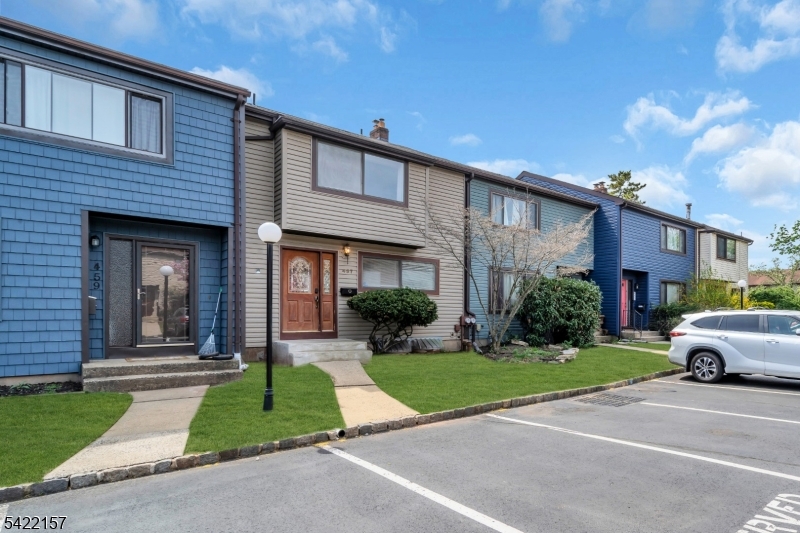 BROOKSIDE SQUARE - Residential