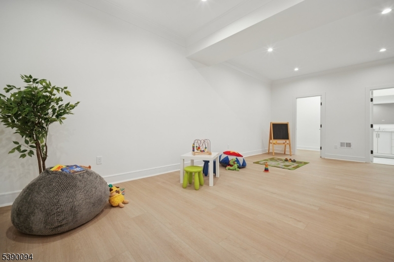 DownTown Millburn - Residential