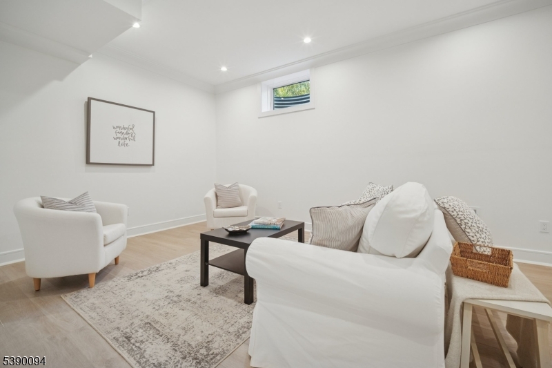 DownTown Millburn - Residential