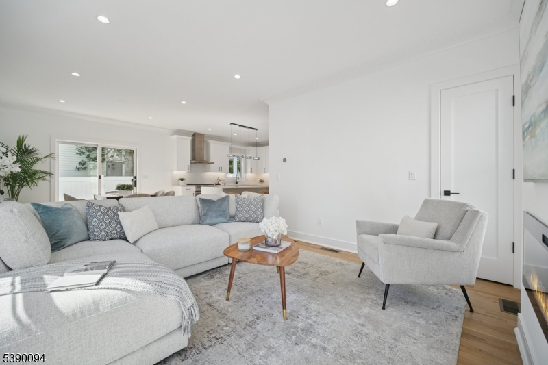 DownTown Millburn - Residential