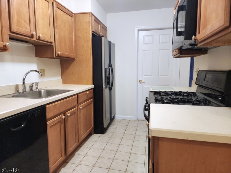 Rocky Hill Condominiums - Residential Lease