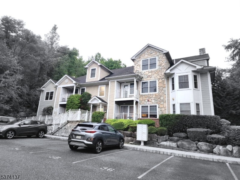 Rocky Hill Condominiums - Residential Lease
