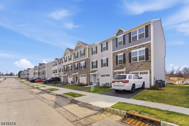 Hawk Pointe/Natures Legacy - Residential