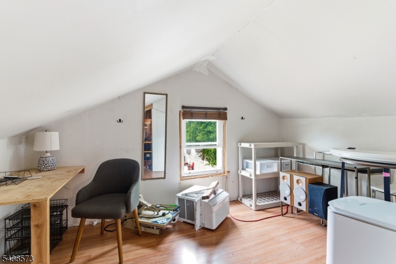 1 Pearl Pl - Photo 2