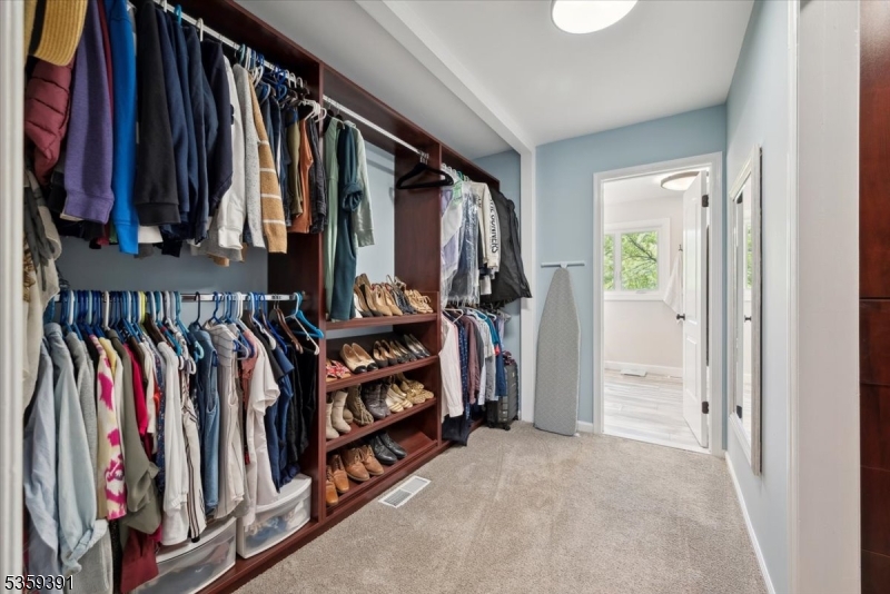 Bernardsville Boro, New Jersey 07924, United States, 3 Bedrooms Bedrooms, ,3 BathroomsBathrooms,Residential,Active,138397