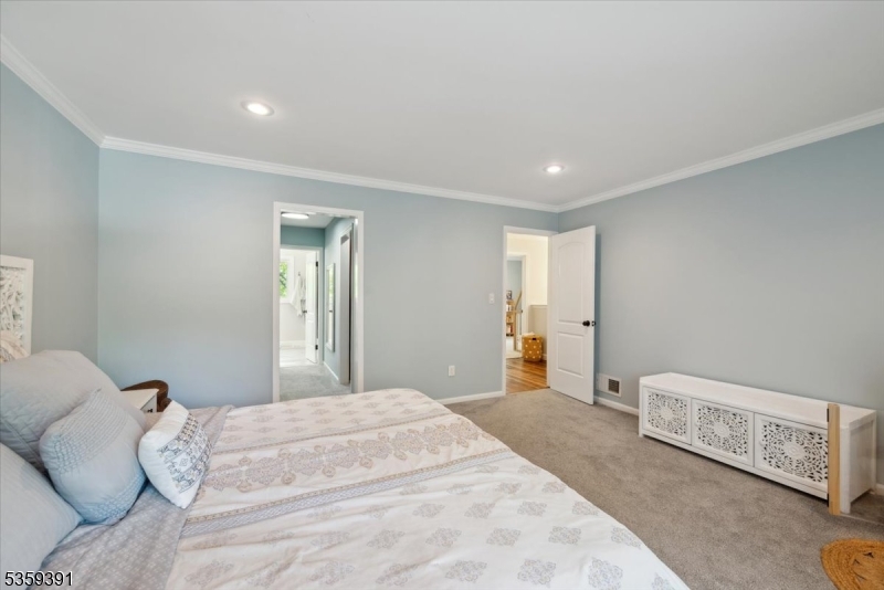 Bernardsville Boro, New Jersey 07924, United States, 3 Bedrooms Bedrooms, ,3 BathroomsBathrooms,Residential,Active,138397