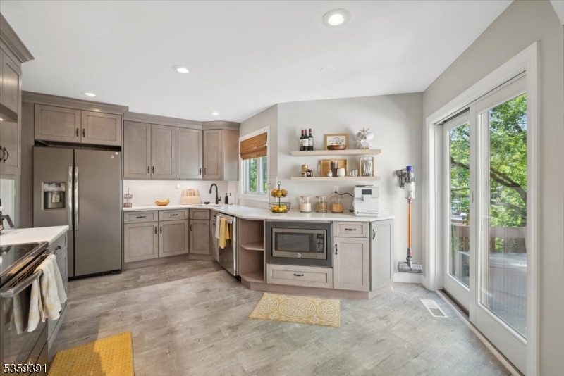 Bernardsville Boro, New Jersey 07924, United States, 3 Bedrooms Bedrooms, ,3 BathroomsBathrooms,Residential,Active,138397