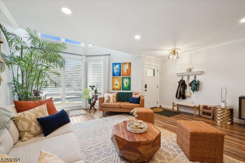 Bernardsville Boro, New Jersey 07924, United States, 3 Bedrooms Bedrooms, ,3 BathroomsBathrooms,Residential,Active,138397