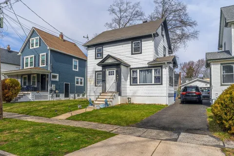 MLS: 3952746