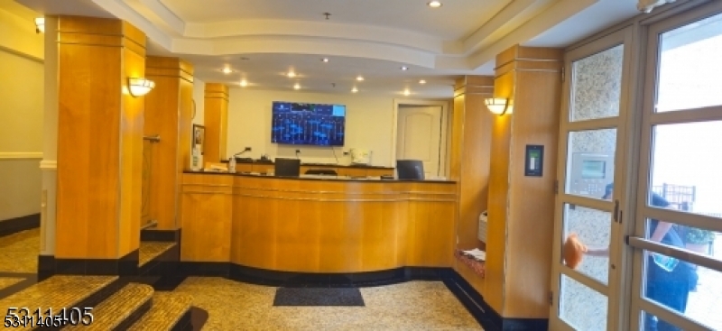 EMPIRE VIEW - Residential