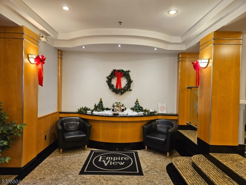 EMPIRE VIEW - Residential