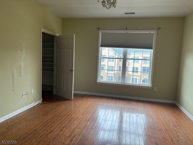 Rockaway Twp., New Jersey 07866, United States, 2 Bedrooms Bedrooms, ,2 BathroomsBathrooms,Residential,Active,79208