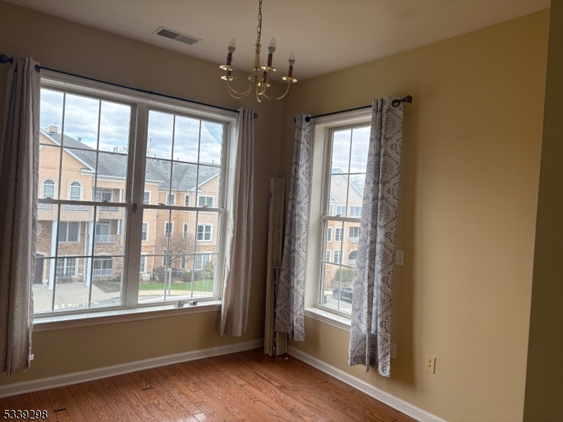 Rockaway Twp., New Jersey 07866, United States, 2 Bedrooms Bedrooms, ,2 BathroomsBathrooms,Residential,Active,79208