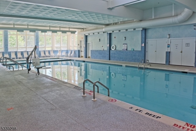 Rockaway Twp., New Jersey 07866, United States, 2 Bedrooms Bedrooms, ,2 BathroomsBathrooms,Residential,Active,79208