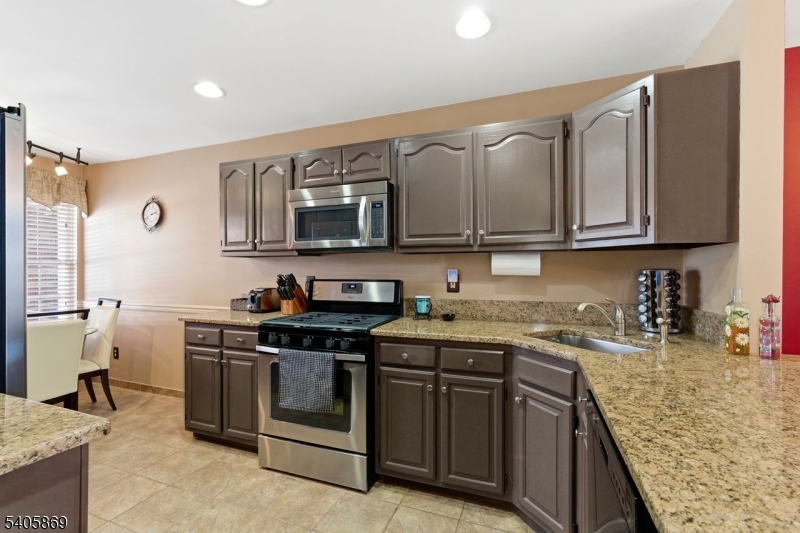 PEACHTREE VILLAGE - Residential