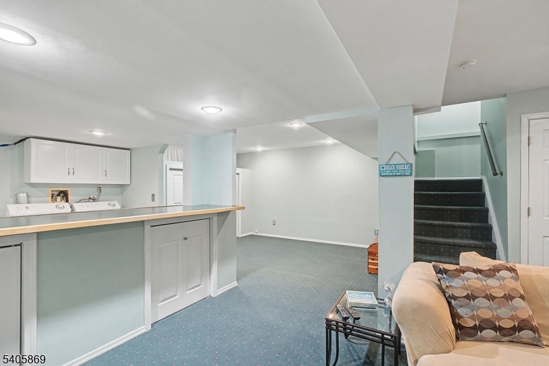 PEACHTREE VILLAGE - Residential