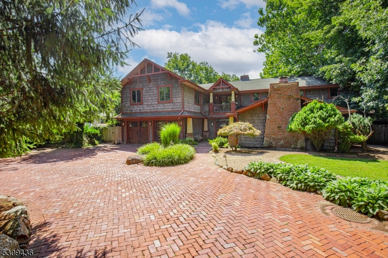12 Alcott Rd