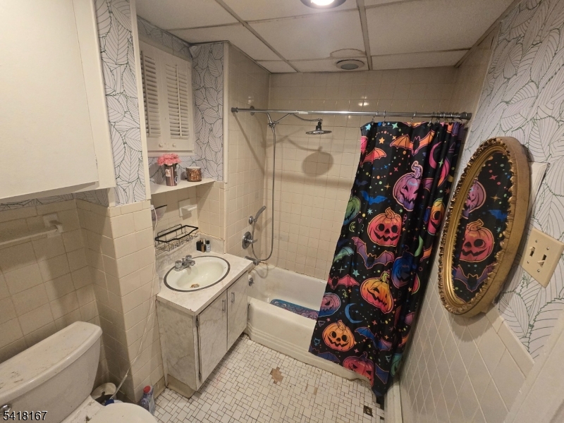 Silver Lake - Residential Income