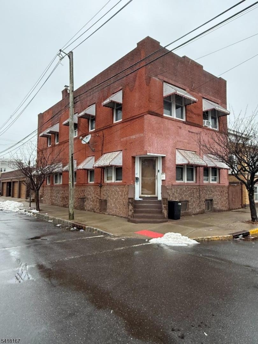 Silver Lake - Residential Income