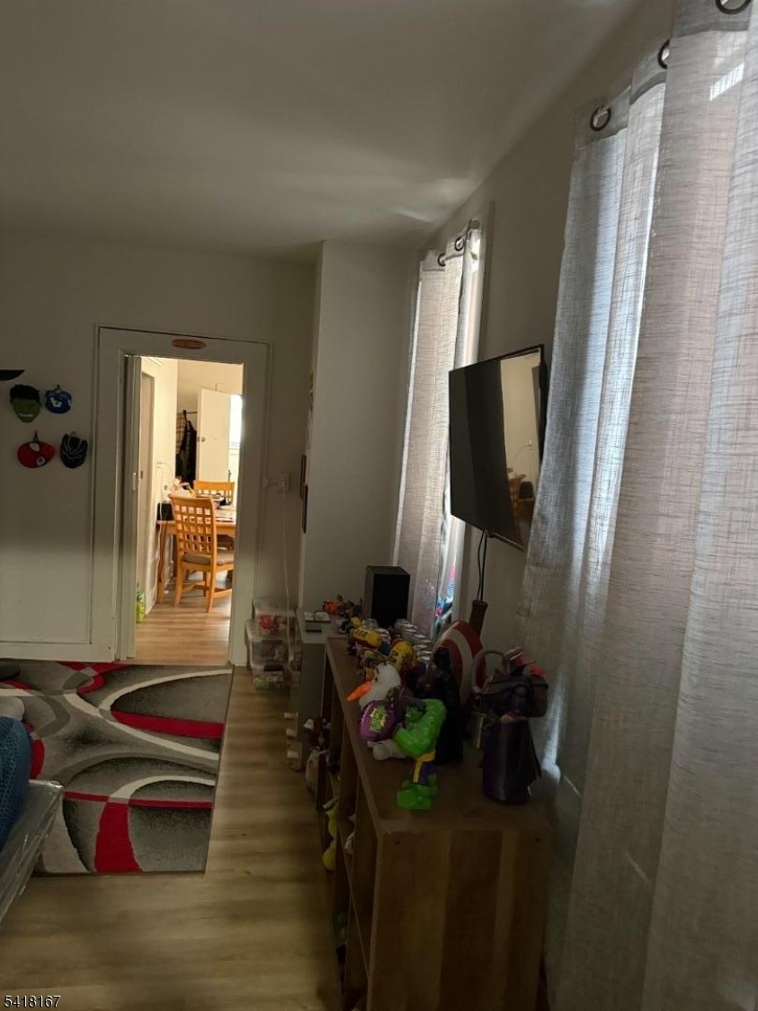 Silver Lake - Residential Income