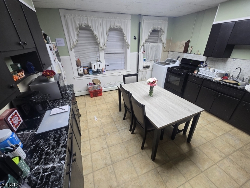 Silver Lake - Residential Income