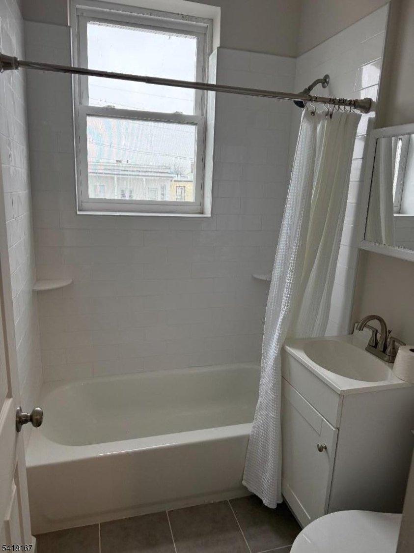 Silver Lake - Residential Income