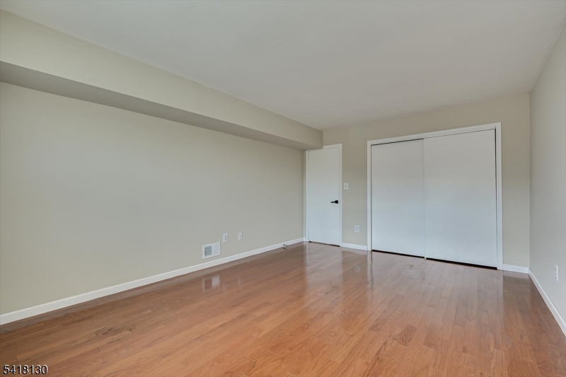 Sharon Gardens - Residential