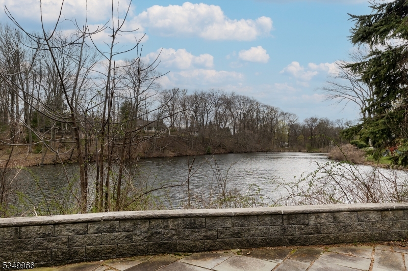 Parsippany-Troy Hills Twp., New Jersey 07005, United States, 3 Bedrooms Bedrooms, ,2 BathroomsBathrooms,Residential,Pending,108876