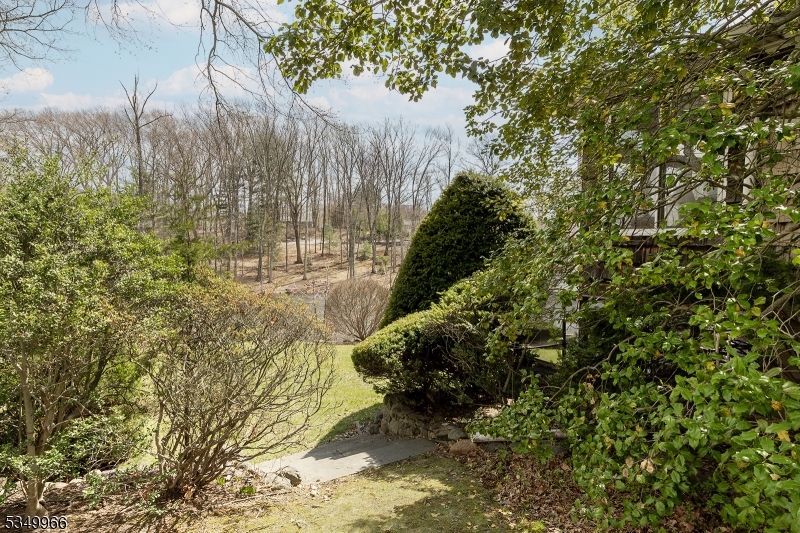 Parsippany-Troy Hills Twp., New Jersey 07005, United States, 3 Bedrooms Bedrooms, ,2 BathroomsBathrooms,Residential,Pending,108876