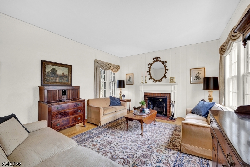 Parsippany-Troy Hills Twp., New Jersey 07005, United States, 3 Bedrooms Bedrooms, ,2 BathroomsBathrooms,Residential,Pending,108876